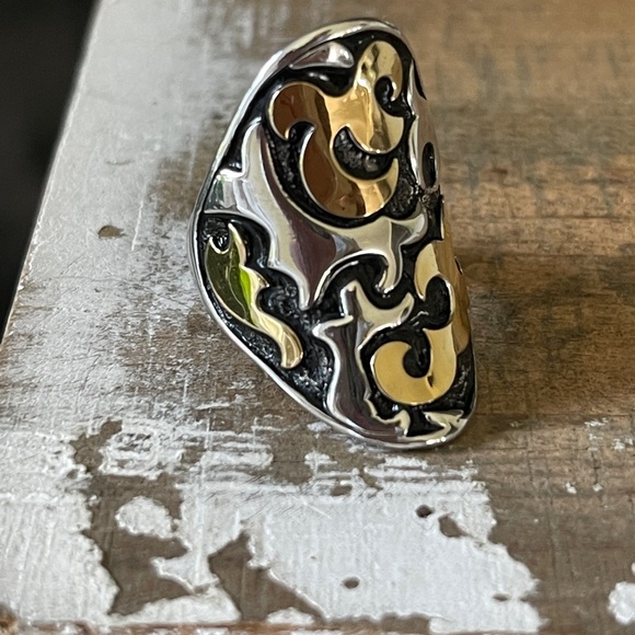 John Hardy 22k and Sterling Dayak Saddle ring - Picture 2 of 4